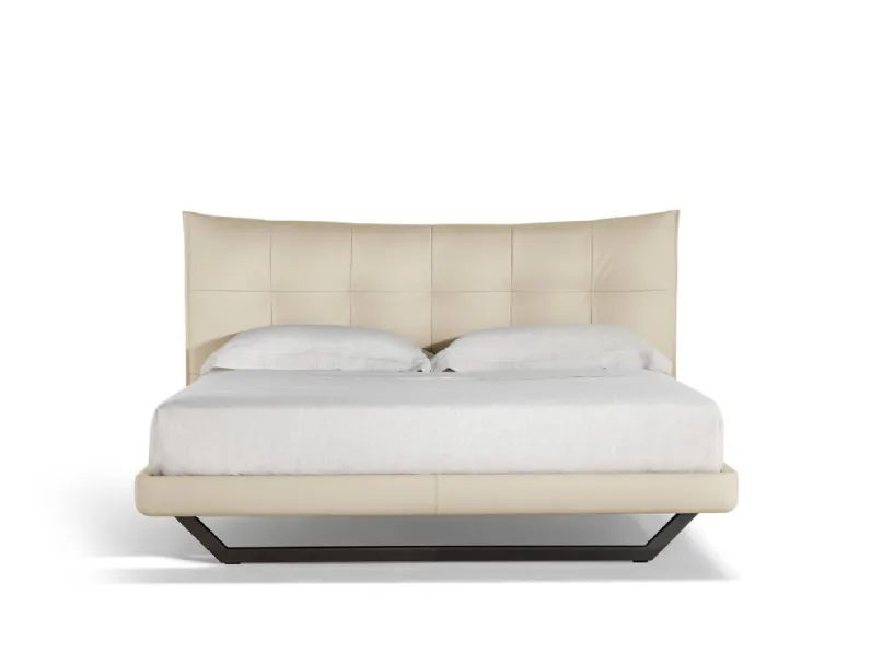 Letto Aurora tre di Poltrona frau scontato del 30%