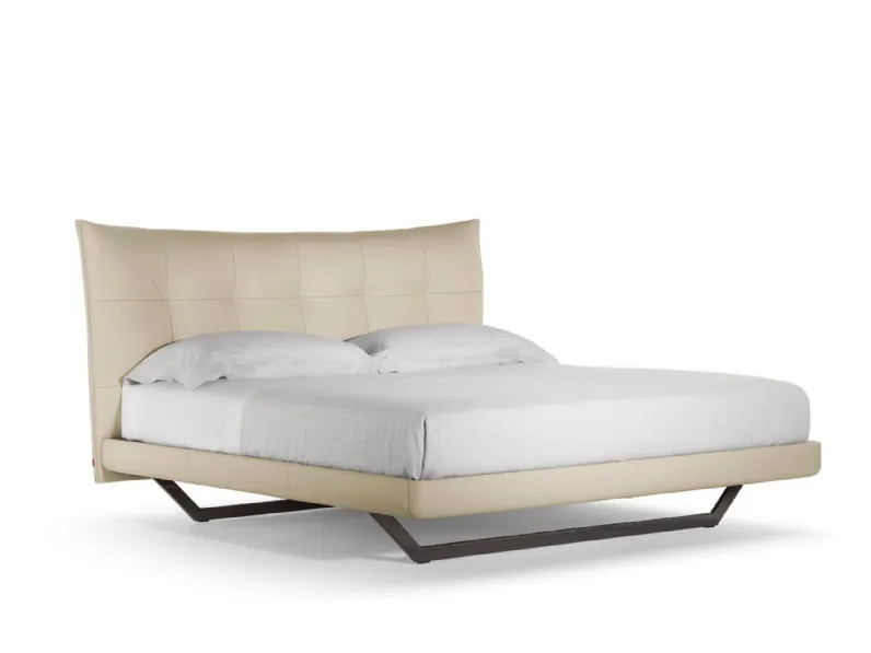 Letto Aurora tre di Poltrona frau scontato del 30%