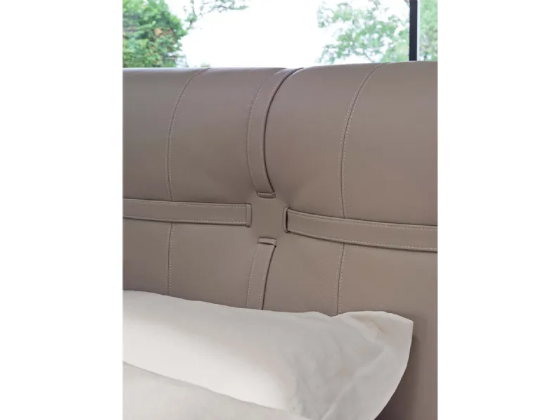 Letto matrimoniale con contenitore New  bond Flou a prezzo scontato