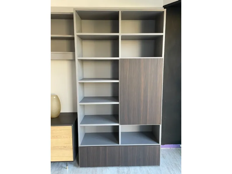 Libreria Adok in laminato opaco scontata -25%: scopri Composizione libreria a spalla adok scontata