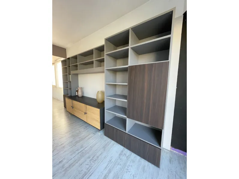 Libreria Adok in laminato opaco scontata -25%: scopri Composizione libreria a spalla adok scontata