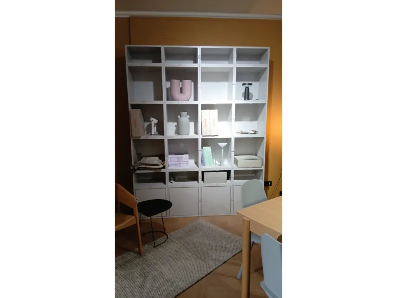 Libreria Stacked libreria componibile by muuto stile design di Collezione esclusiva scontata del 32%