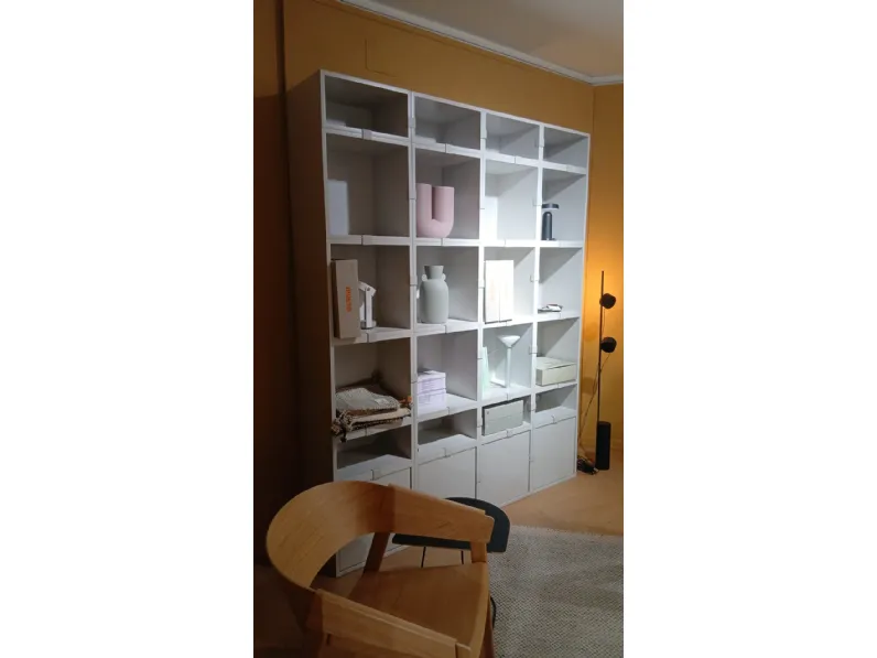 Libreria Stacked libreria componibile by muuto stile design di Collezione esclusiva scontata del 32%