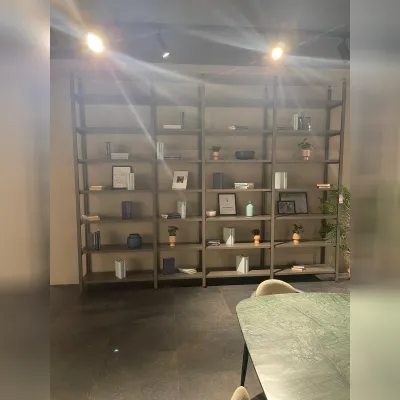 Libreria Novamobili in metallo scontata -60%: scopri Cv 511 pontile