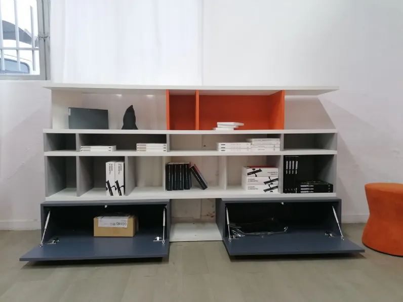 Libreria modello Wind di Doimo cityline a prezzo scontato