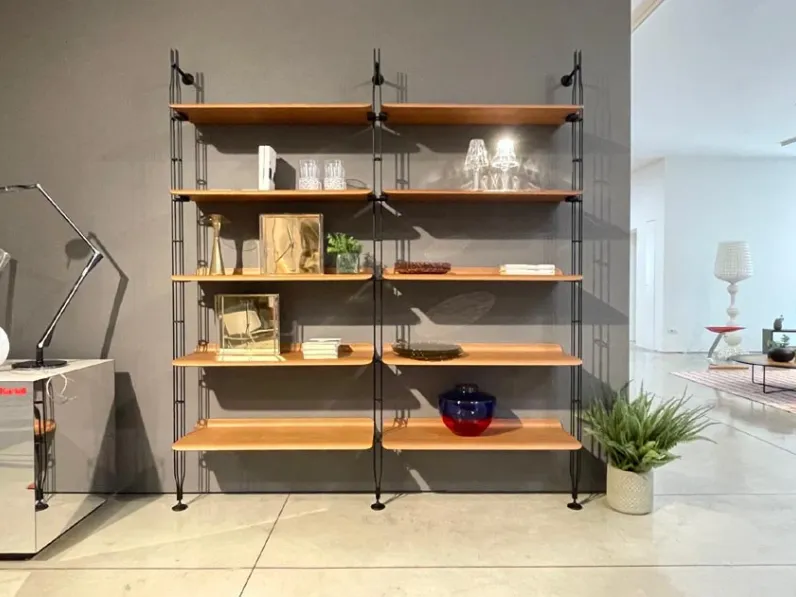 Libreria Kartell in legno scontata -25%: scopri Adam wood