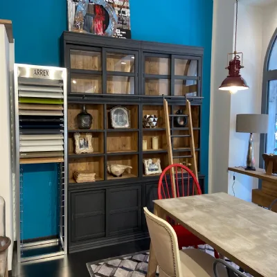 Libreria Libreria con scaletta colore antracite in stile moderno di Dialma brown in OFFERTA OUTLET