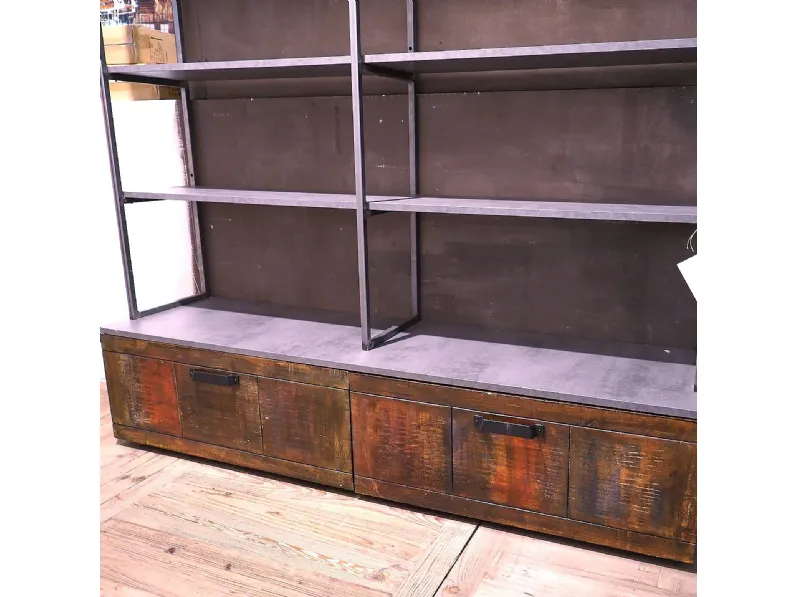 Libreria Outlet etnico in legno scontata -28%: scopri Libreria industriial con ante recicle e piani  ossido cemento 