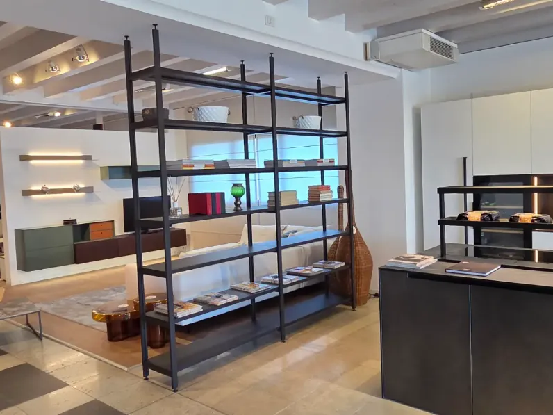 Libreria Novamobili in legno scontata -50%: scopri Libreria pontile pavimento soffitto