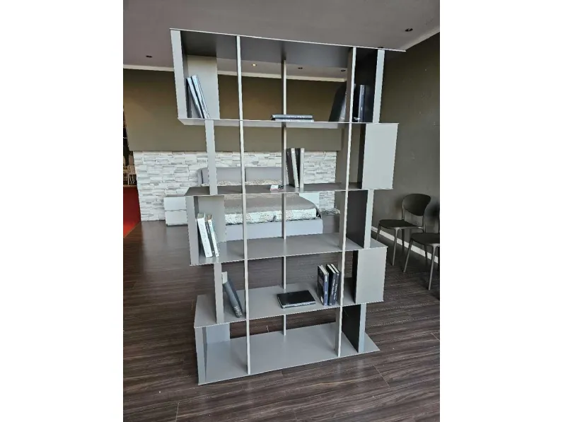 Libreria Manga  stile moderno di Ozzio scontata del 30%