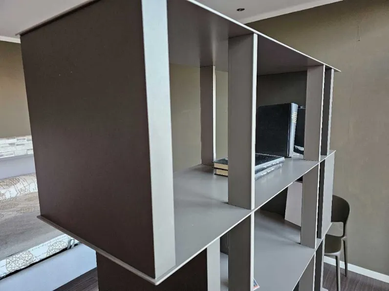 Libreria Manga  stile moderno di Ozzio scontata del 30%