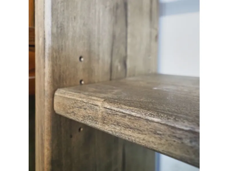 Libreria Outlet etnico in legno a prezzo scontato: scopri Liberai in vero legno con scala in stile industrial 