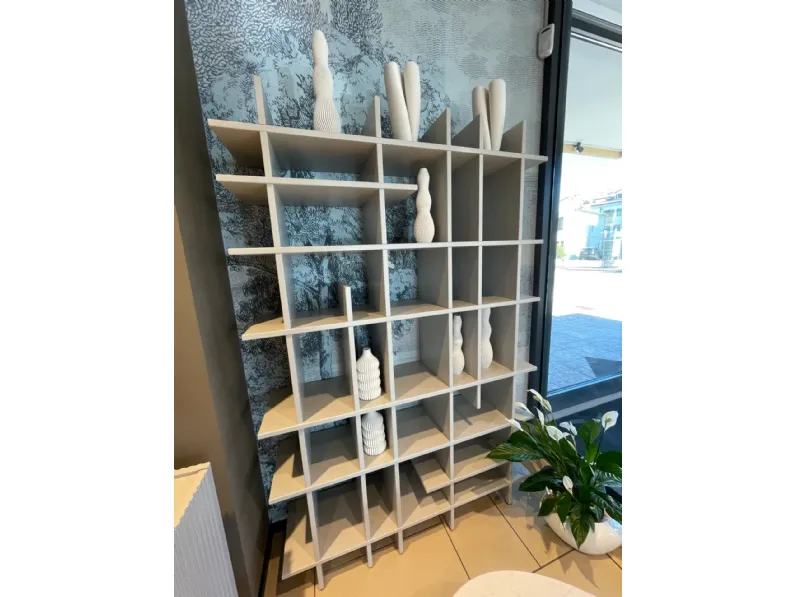 Libreria Libreria ritmo in stile design di Devina nais in OFFERTA OUTLET 