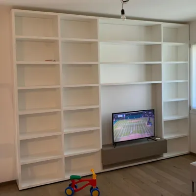 Scopri la libreria Wall System di Poliform scontata del 48%!