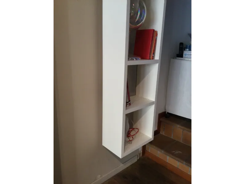 Libreria Weightless Lago in stile design con forte sconto
