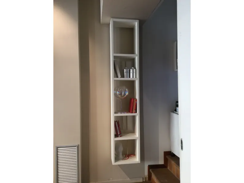 Libreria Weightless Lago in stile design con forte sconto