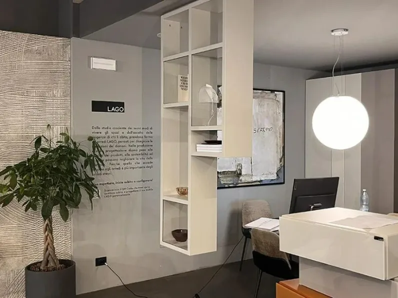 Libreria Lago in laccato opaco scontata -32%: scopri Weightless
