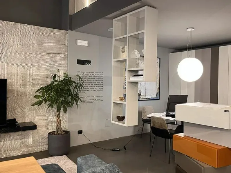 Libreria Lago in laccato opaco scontata -32%: scopri Weightless