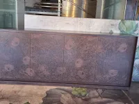 Madia Credenza bronzo met e decoro inciso in stile design di Capo d'opera in Offerta Outlet