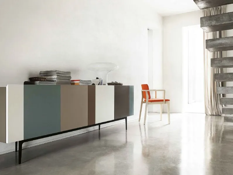 Madia in stile design Rainbow di Lema a prezzo scontato