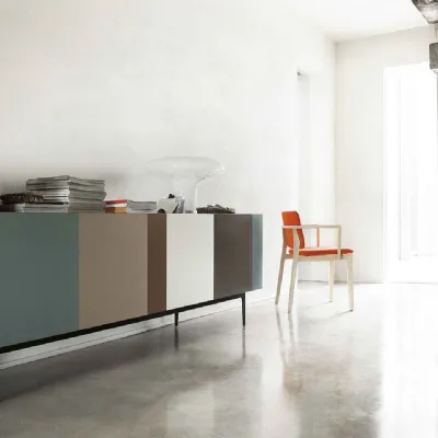 Madia in stile design Rainbow di Lema a prezzo scontato