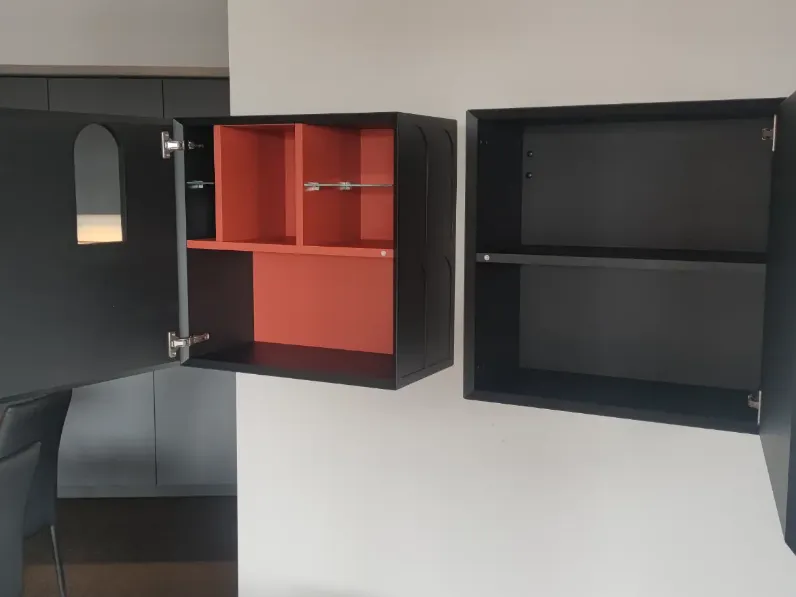 Madia di Minotti in laccato opaco Roma a prezzo riservato 