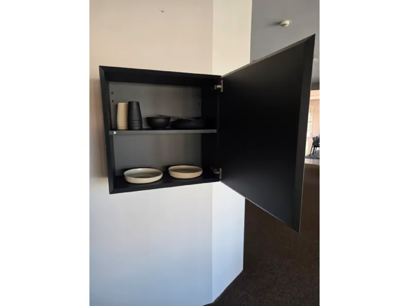 Madia di Minotti in laccato opaco Roma a prezzo riservato 