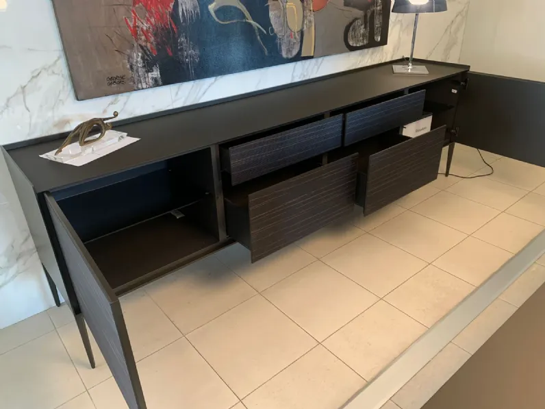 Madia di Rimadesio in laccato opaco Self bold a prezzo riservato 