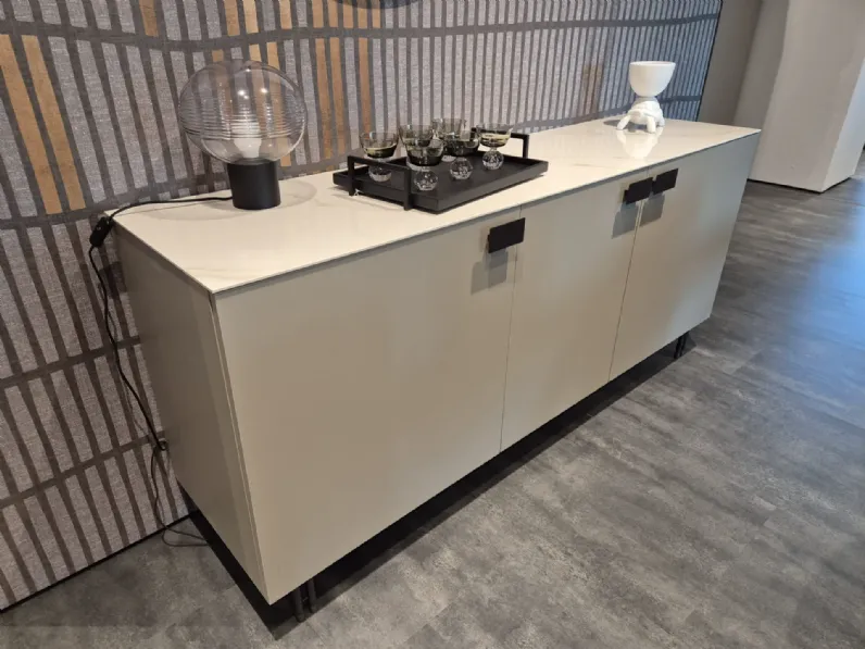 Madia di Tomasella in laccato opaco Av 117 madia prometeo  a prezzo scontato