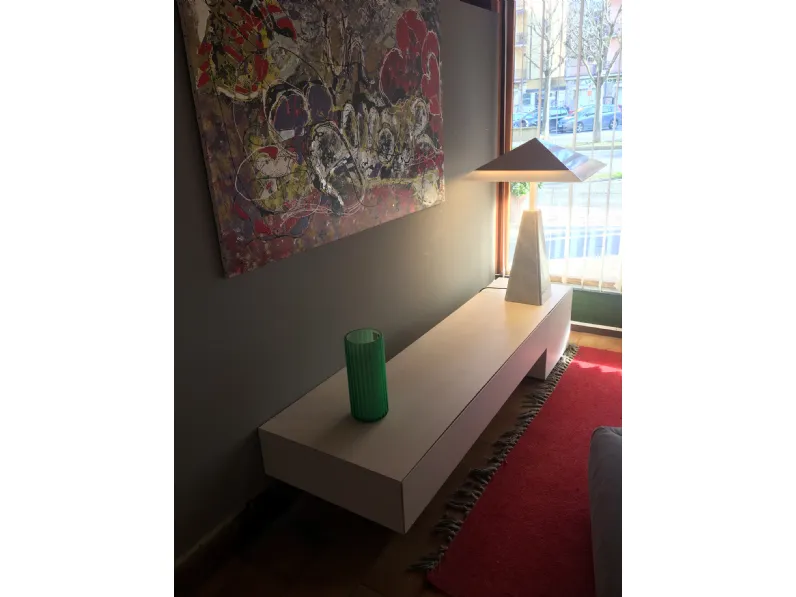 Madia modello Formosa distesa di Minotti italia a PREZZI OUTLET