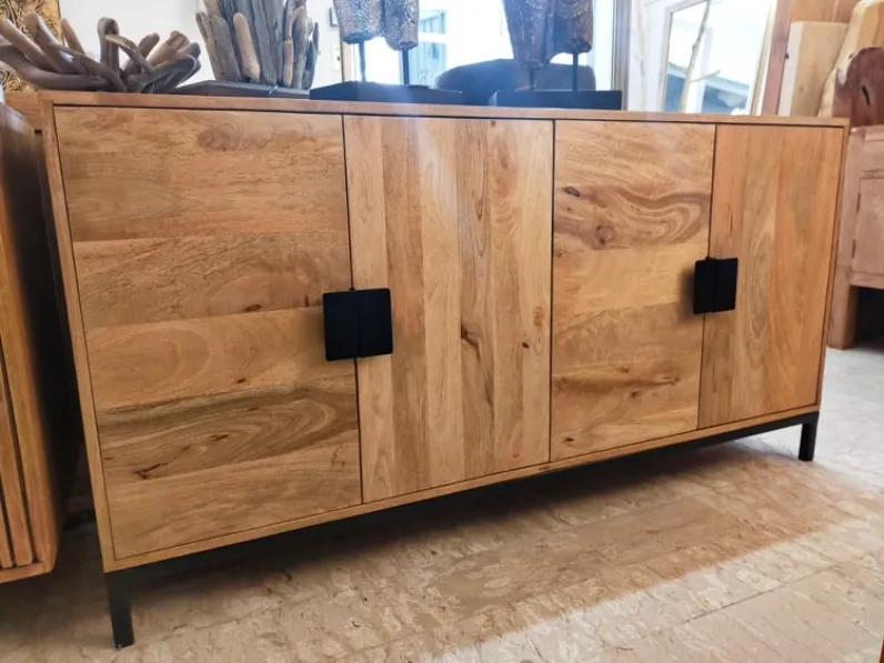 Madia Industrial di Outlet etnico in stile moderno scontata -30%