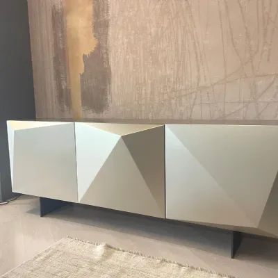 Madia Madia kayak di Cattelan italia con forte sconto