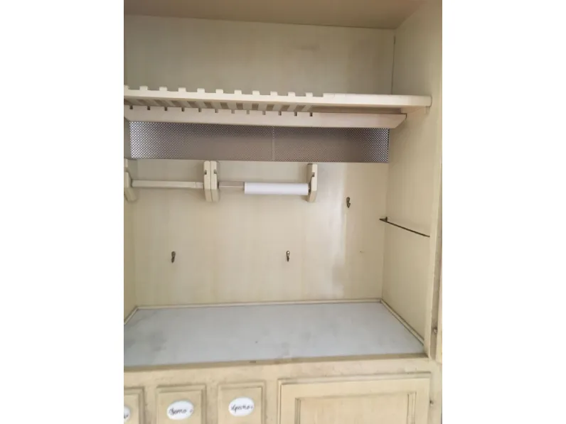 Madia modello Credenza di Artigianale a PREZZI OUTLET