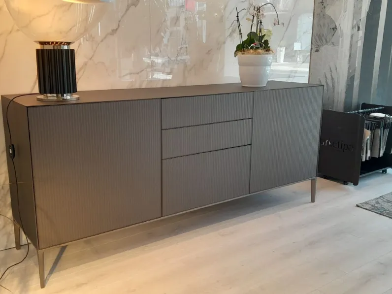 Madia in stile design Self di Rimadesio a prezzo scontato