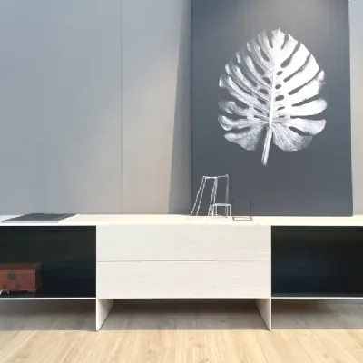 Mobile soggiorno modello Tetrami di B&b italia a prezzo scontato
