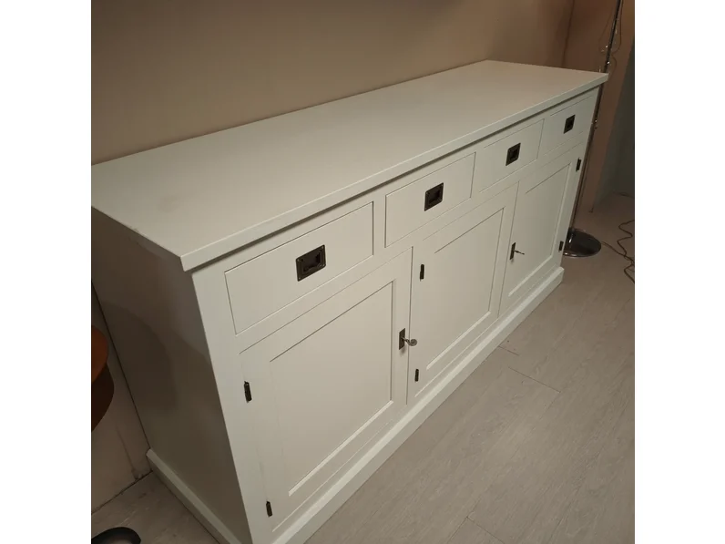 Madie Devina Nais CREDENZA