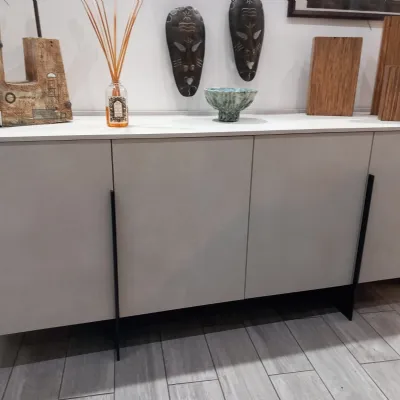 Scontata del 50%: Madia Katana di Dall'agnese, stile design! Acquistala online!