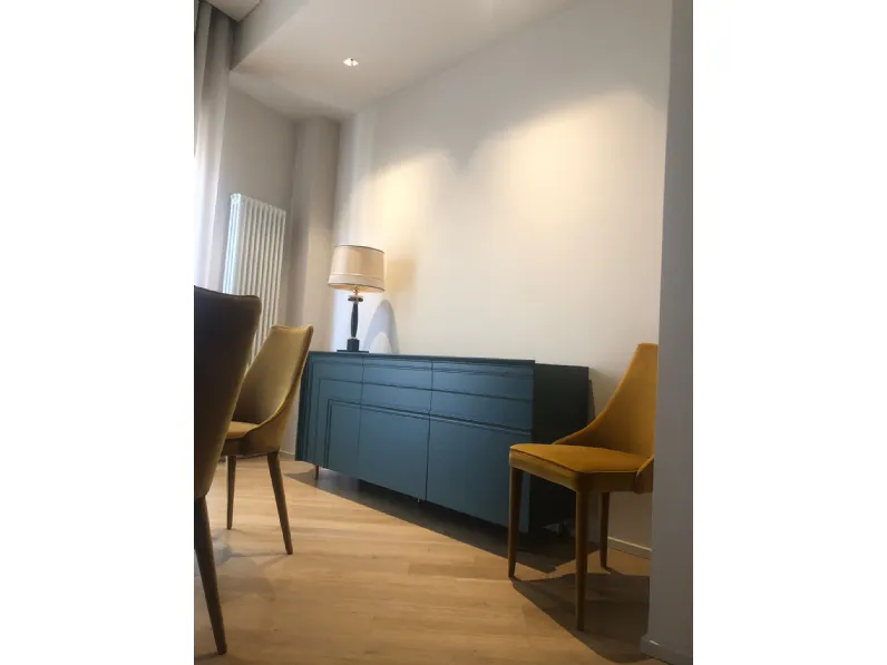 Madia in stile design Gessolina con piedini di Minotti italia in Offerta Outlet 