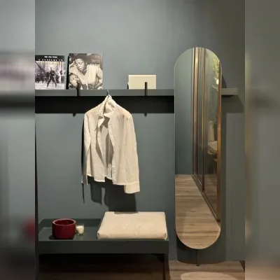 Mensola modello Riga in stile design di Novamobili con forte sconto
