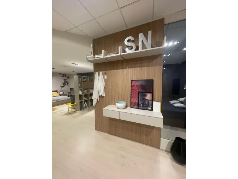 Mobile per un ingresso moderno modello Cv 520 ingresso cinquanta3  di Battistella a prezzo Outlet