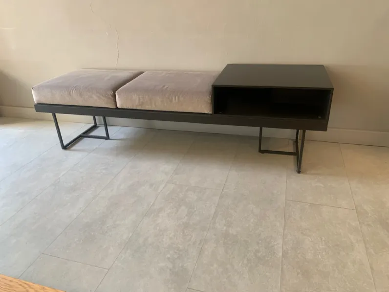 Mobile per un ingresso moderno modello T sit  di Caccaro in Offerta Outlet