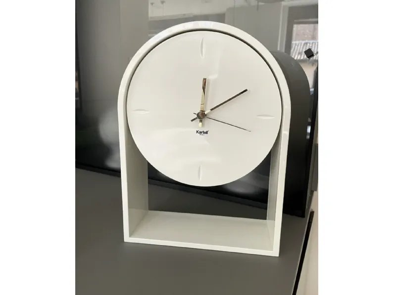 Oggettistica moderna Air du temps di Kartell scontata del 40%