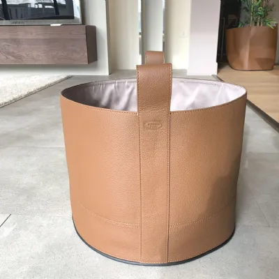 Oggettistica moderna Leather basket di Poltrona frau 