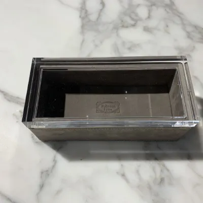 Oggettistica Leather case di Poltrona frau scontata 