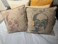 Cuscini divano modello Shabby sugar skull della firma Collezione esclusiva a prezzi outlet