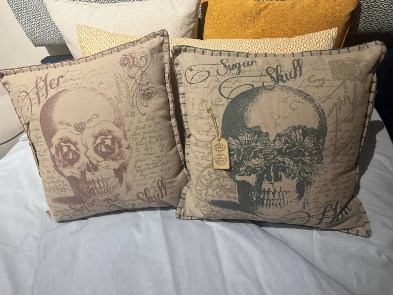Cuscini divano modello Shabby sugar skull della firma Collezione esclusiva a prezzi outlet