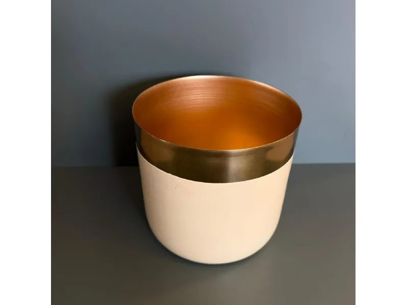 Oggettistica design Vaso bicolor ottone e crema di Artigianale scontata del 28%