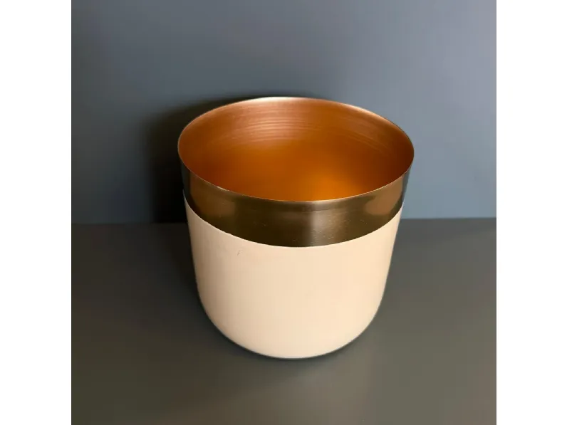 Oggettistica design Vaso bicolor ottone e crema di Artigianale scontata del 28%