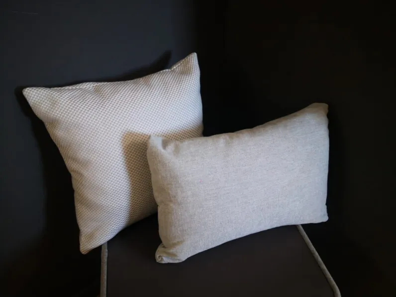 Set tre cuscini decorativi flou Flou in stile design a prezzo scontato