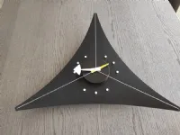Triangle clock Vitra in stile design a prezzo ribassato